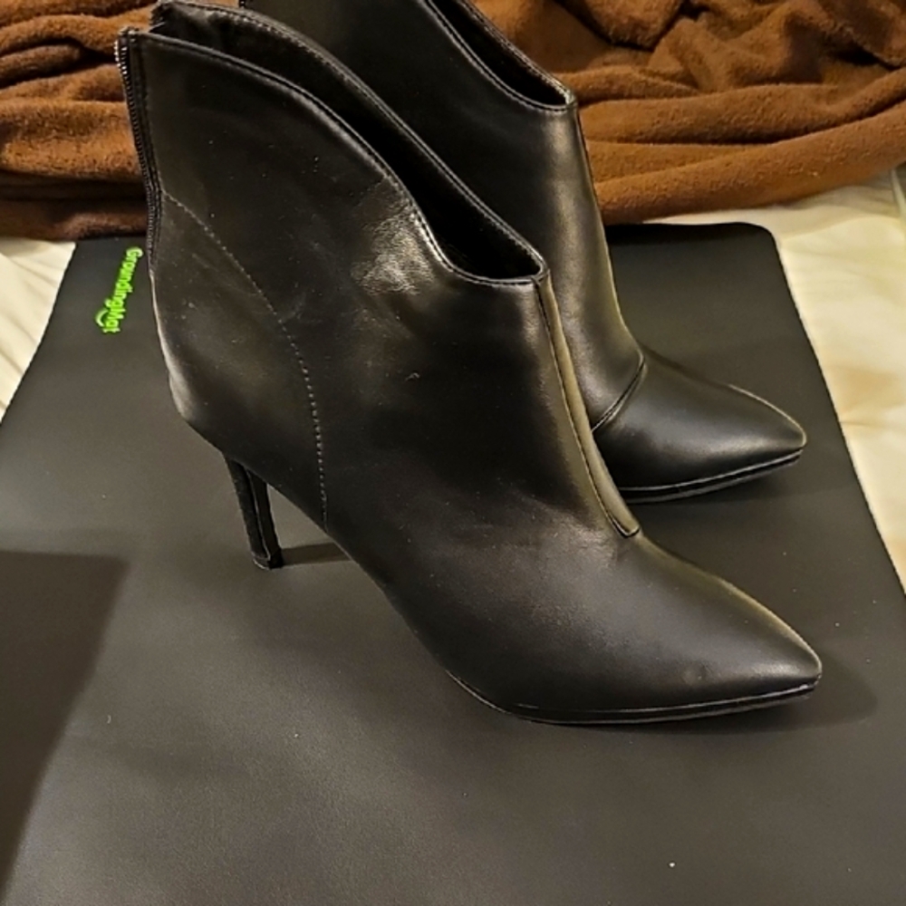Elegant Black Ankle Boots